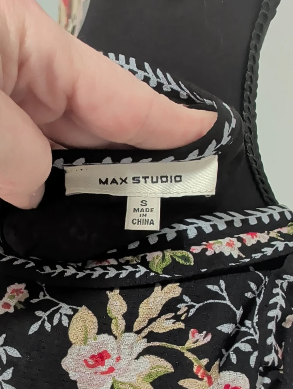 Max Studio elegant black